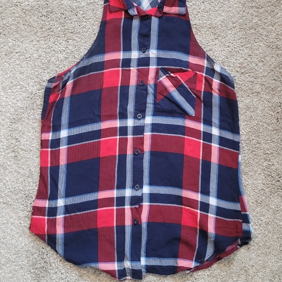 Womens Sleeveless Plaid Button Up Shirt - Picture 3 of 7